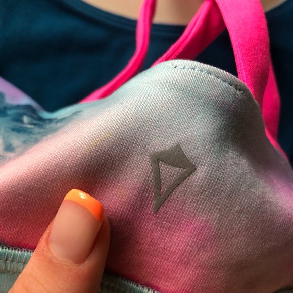 Ivivva Blue Pink & Sky Print Reversible Sports bra - Picture 5 of 5